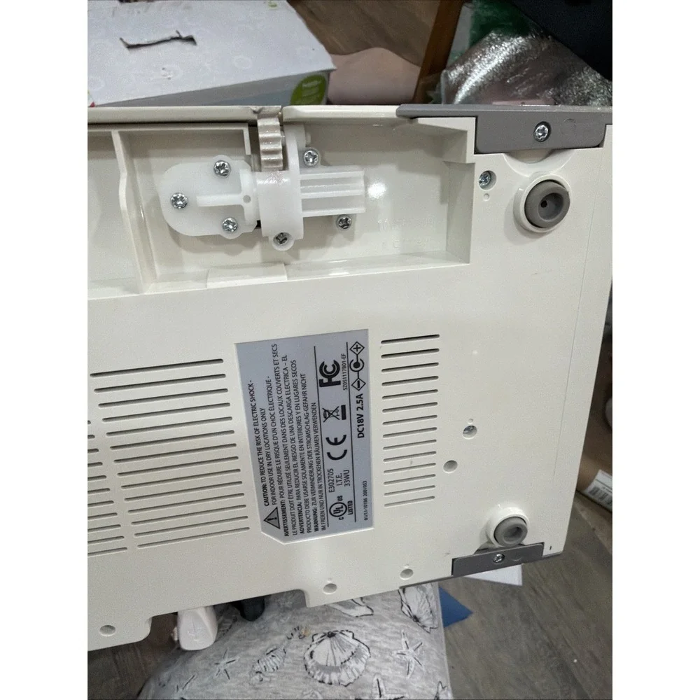 Cricut Expression 2 Cutting Machine in Original Box, and Lots Of Extras
